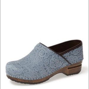 light blue dansko clogs